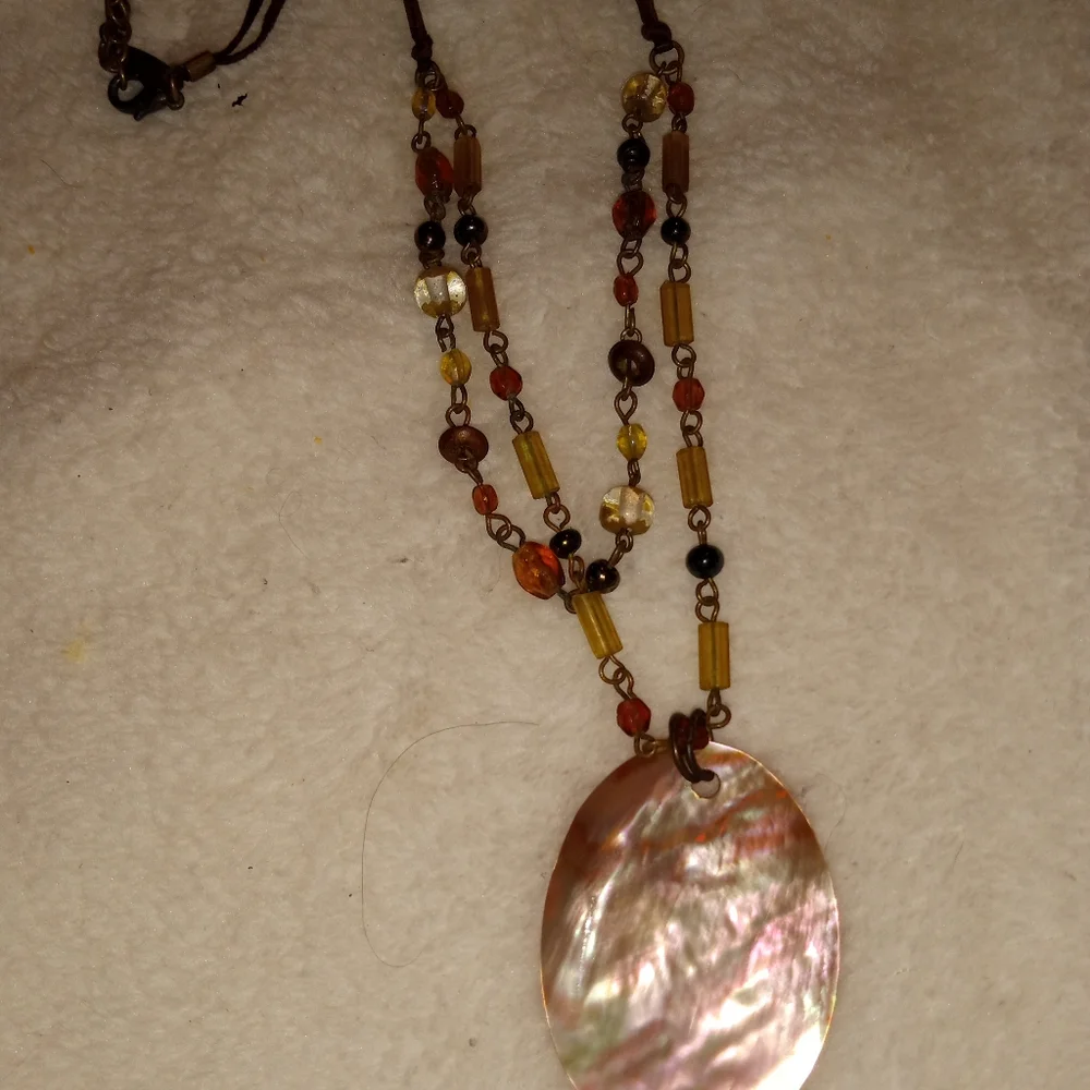 Shell Necklace - Picture 2 of 2